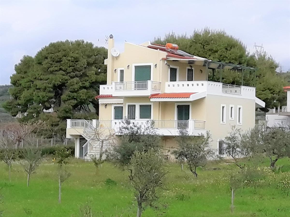 Panelma Villa Tranquil Coastal Retreat In Zacharo Tholon Eksteriør billede